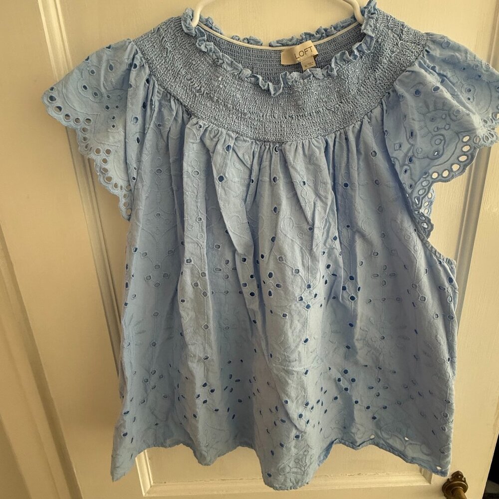 LOFT Eyelit Blouse in light blue XL